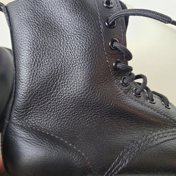 Like New! 1460 Pascal Mono Lace Up Boots Dr. Martens Soft Virginia Leather US 7 - Picture 9 of 9